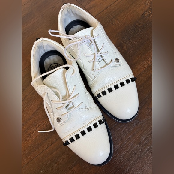 G/FORE Golf Shoes Gallivanter Pebble Leather Stud Cap Toe Shoes white size 9 - Picture 1 of 16